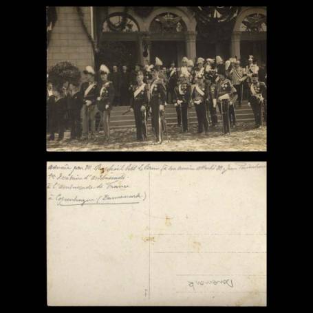 Danemark - Carte photo - Famille royale et militaires devant le palais