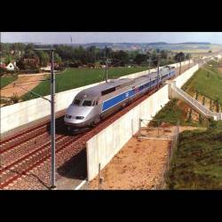 Rame TGV A 325 au PK 167 de la ligne nouvelle à Varennes lors d'un essai à 460km/h le 10 mai 1990 - Carte neuve