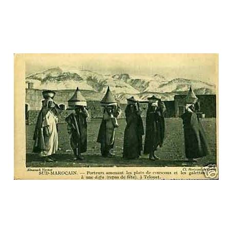 Maroc - Telouet - Porteurs de couscous et galettes