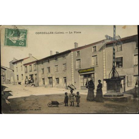 42 - Cordelles - La place - Animée