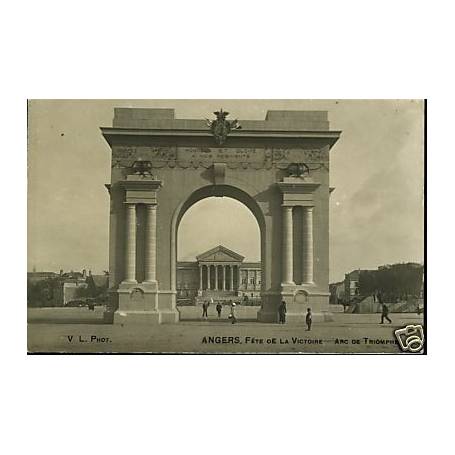 49 - Angers - Fete de la victoire - Arc de triomphe