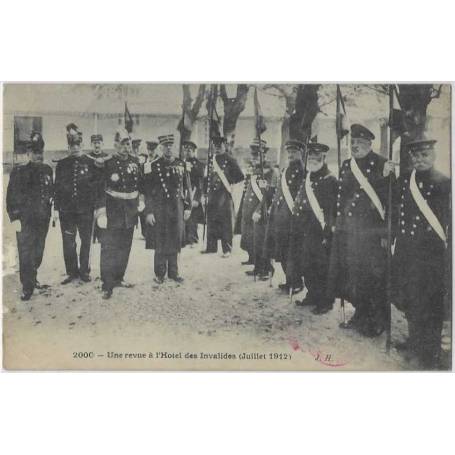 75 - Paris - Une revue a l'Hotel des Invalides - 1912