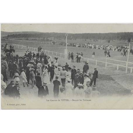 88 - VITTEL - LES COURSES - DEVANT LES TRIBUNES