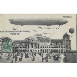 Dirigeable allemand survolant l'exposition de Frankfort 1909