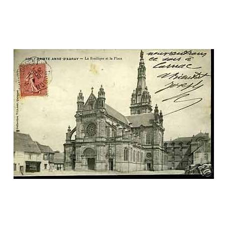 56 - Sainte Anne d'Auray - La basilique et la place