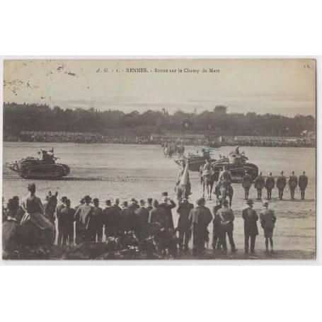 35 - Rennes - Revue sur le champ de Mars - Chars d'aussaut