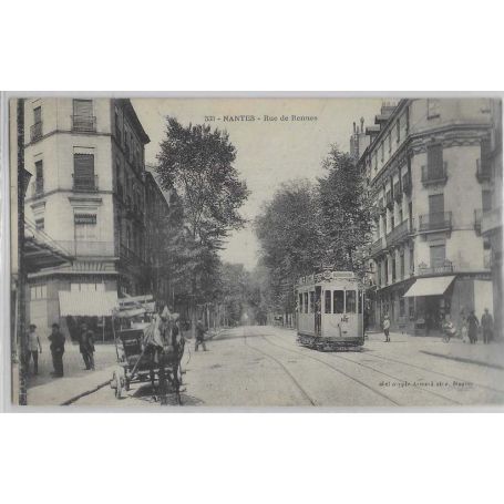 44 - Rue de Rennes à Nantes avec Tramway