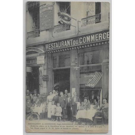 69 - Restaurant du Commerce à Lyon - Famille Mandaron devant le restaurant