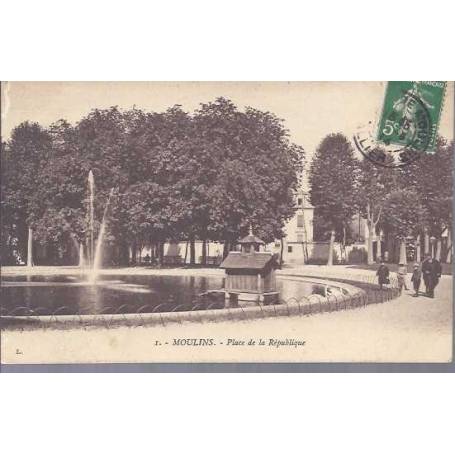 03 - Moulins - Place de la republique