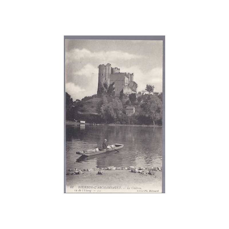 03 - Bourbon l'Archambault - Le chateau vu de l'etang