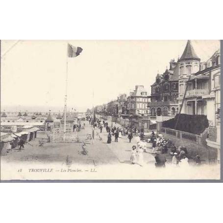 14 - Trouville - Les planches