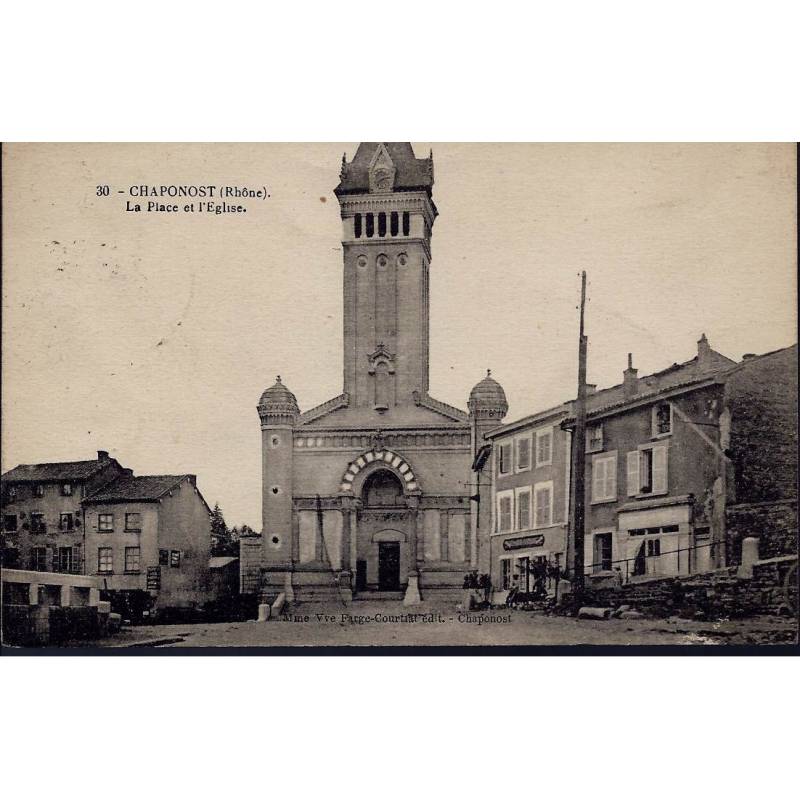 69 - Chaponost - La place et l'eglise