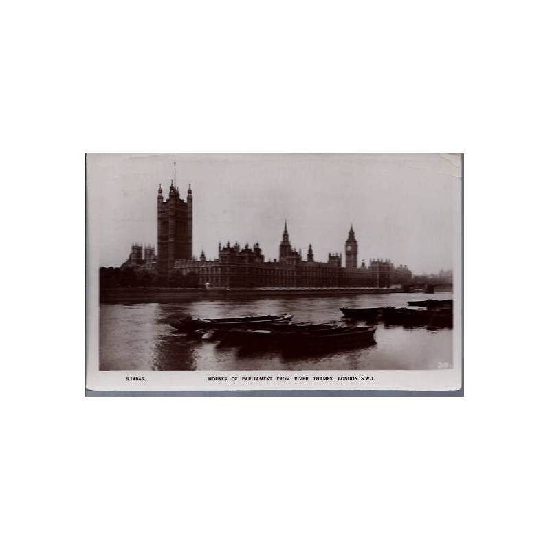 GB - London - Houses of Parliament from Thames