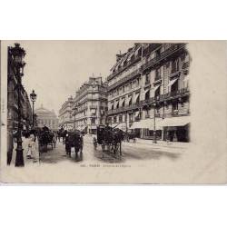 Paris - Avenue de l'Opéra - Trés animée