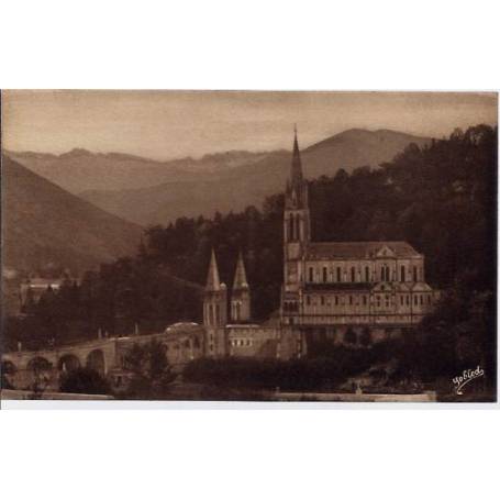 65 - Lourdes - La Basilique et la vallée d'Argelès - Voyagé - Dos divisé