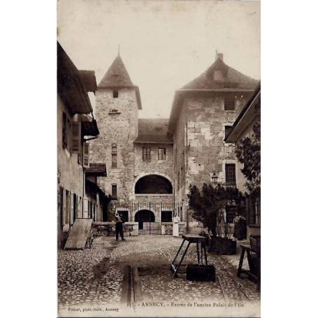 74 - Annecy - Entrée de l'ancien Palais de l'Ile - Voyagé - Dos divisé