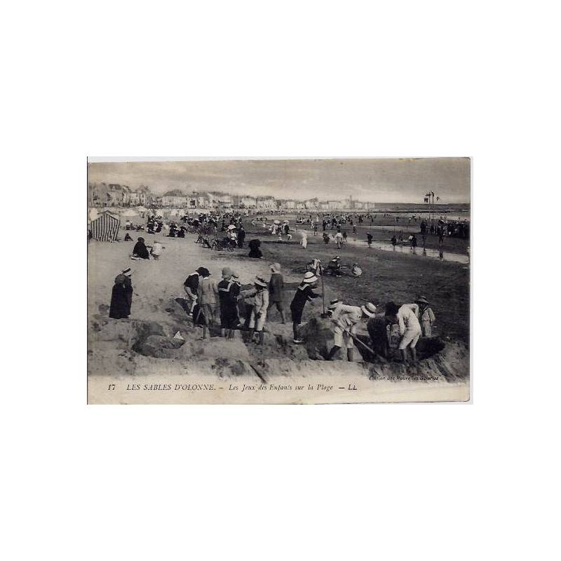 85 - Les sables d'Olonne -les jeux des enfants sur la plage - Voyagé - Dos div