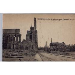 02 - Soissons - La rue de la Buerie vers la Cathédrale, en 1920 - Non voyagé...