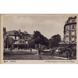 11 - Rodez - La place d'Armes et l' Avenue Victor Hugo - Non voyagé - Dos di...