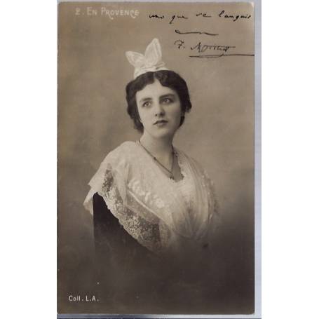 13 - En provence - Femme en costume d'époque - Non voyagé - Dos divisé...