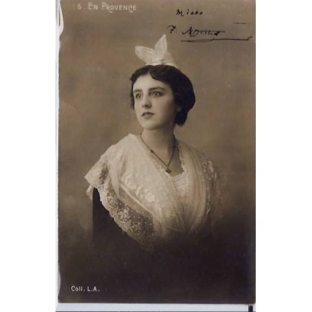 13 - En provence - Portrait d'une femme en costume d'époque - Non voyagé - D...