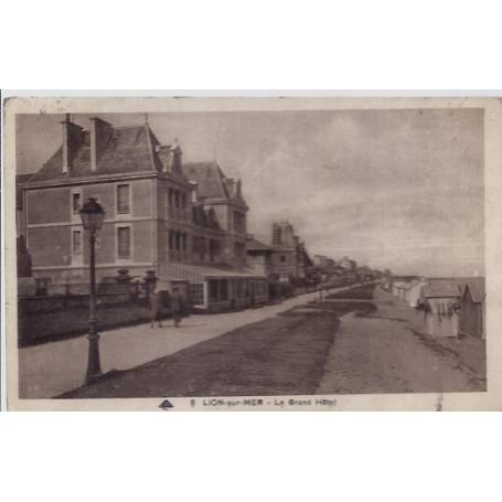 14 - Lion-sur-Mer - Le grand Hôtel - Voyagé - Dos divisé...