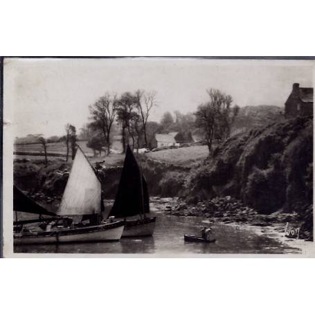 29 - Douarnenez - Marine Bretonne - Voyagé - Dos divisé...