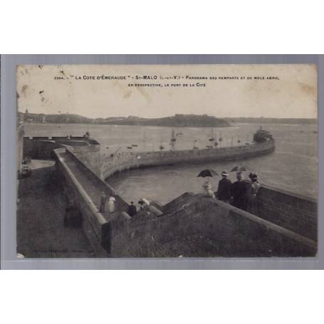 35 - Saint-Malo - Panorama des remparts et du Mole abris, en perspective, l...