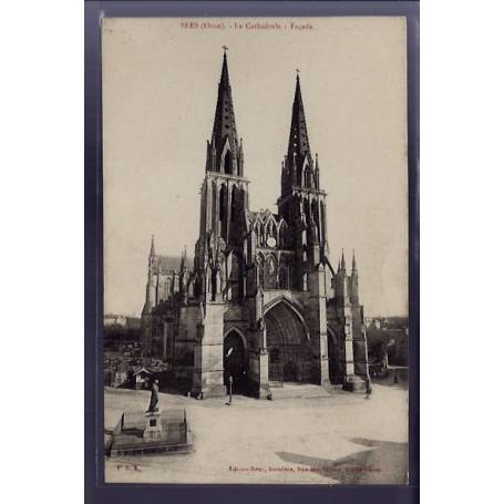 61 - Sées - La cathédrale - façade - Non voyagé - Dos divisé