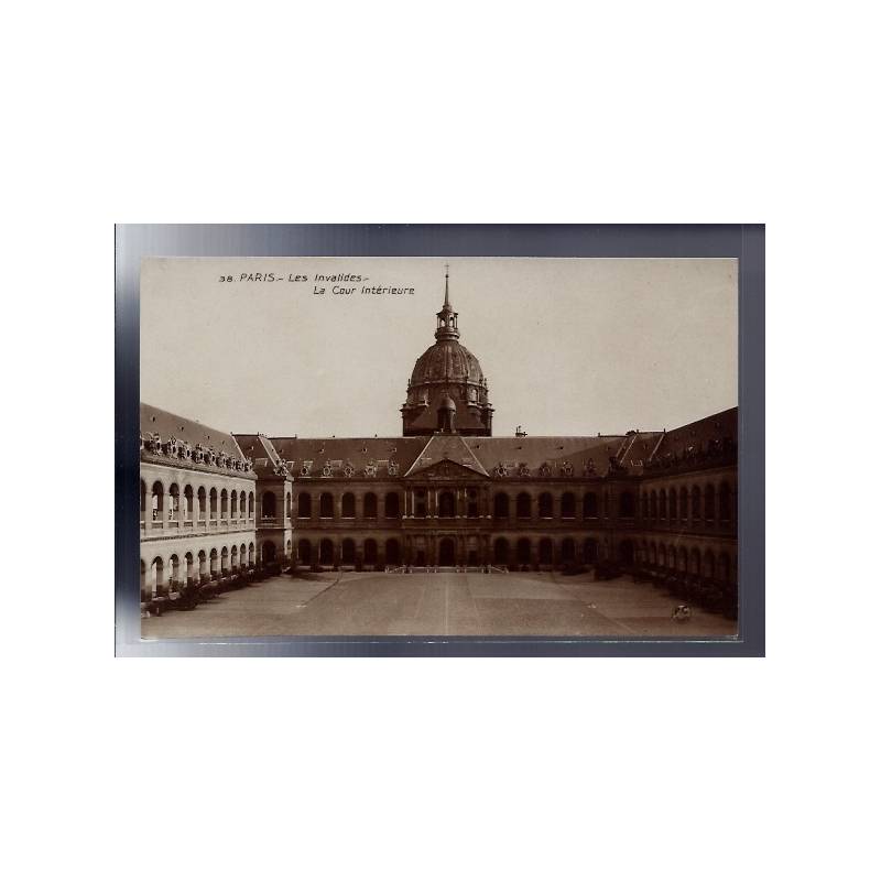 75 - Paris - les Invalides - la Cour intérieure - Non voyagé - Dos divisé