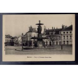 77 - Melun - Place et Fontaine Saint-Jean - Non voyagé - Dos non divisé