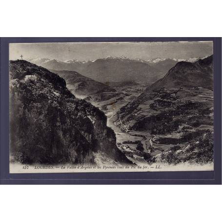 85 - Lourdes - La vallée d' Argelès et les Pyrénées vues du Pic du Jer - No