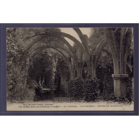 85 - St-Michel-en-l' Herm - le château - les arcades - entrée du souterrain