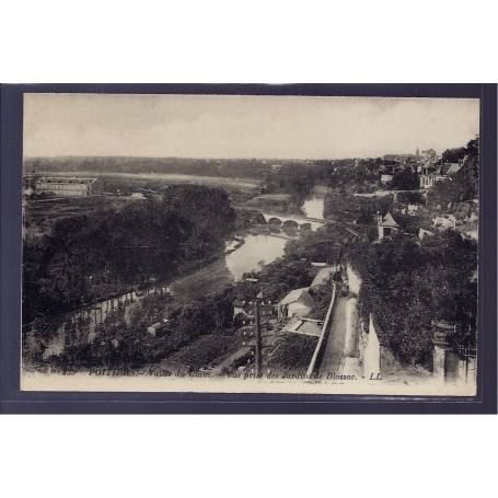 86 - Poitiers -  Vallée du Clain - vue prise des jardins de Blossac - Non v