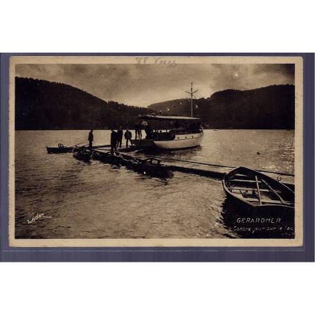 88 - Gérardmer - Contre-Jour sur le Lac - Voyagé - Dos divisé