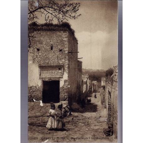 Algérie - Scènes et types - Une rue arabe à Sidi-Bou-Médine